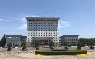 想进入政府机关工作报什么专业？最适合考公务员的几大专业，
