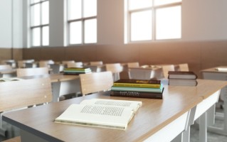 四川省2025年高考录取控制分数线：物理类本科438分；专科150分；特招518分